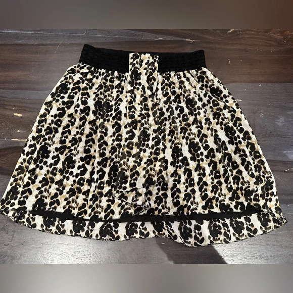 3 for $25 Dynamite leopard print skirt| size small - Picture 1 of 4